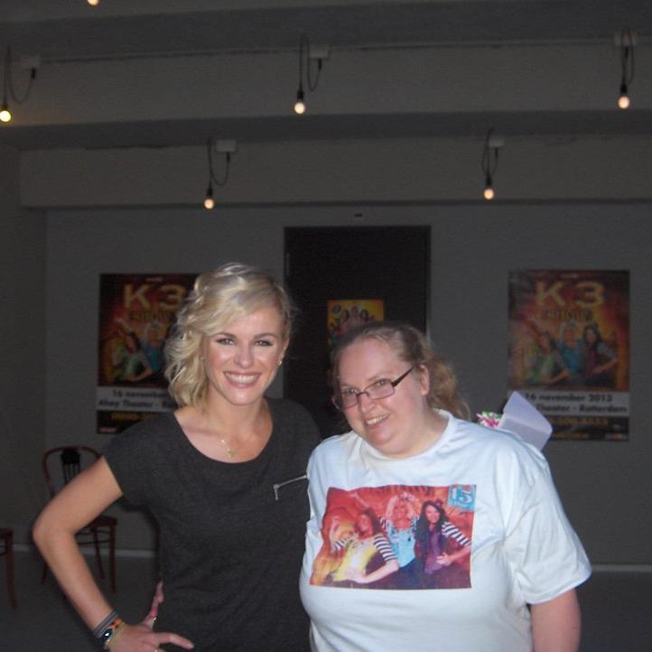 meermanerica's profile picture. k3 zijn me idolen en twitter maatje @kevinkarentjefan 
@k3megafan27  is me lief en nog meer mensen 
haat pesters