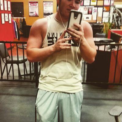 21. LHS graduate. #teambuffsauce #familyfirst #single