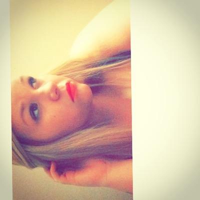 Ashley | 19 | Single | College Kid ✌️