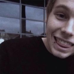 LUKE IS SO HOT WTF