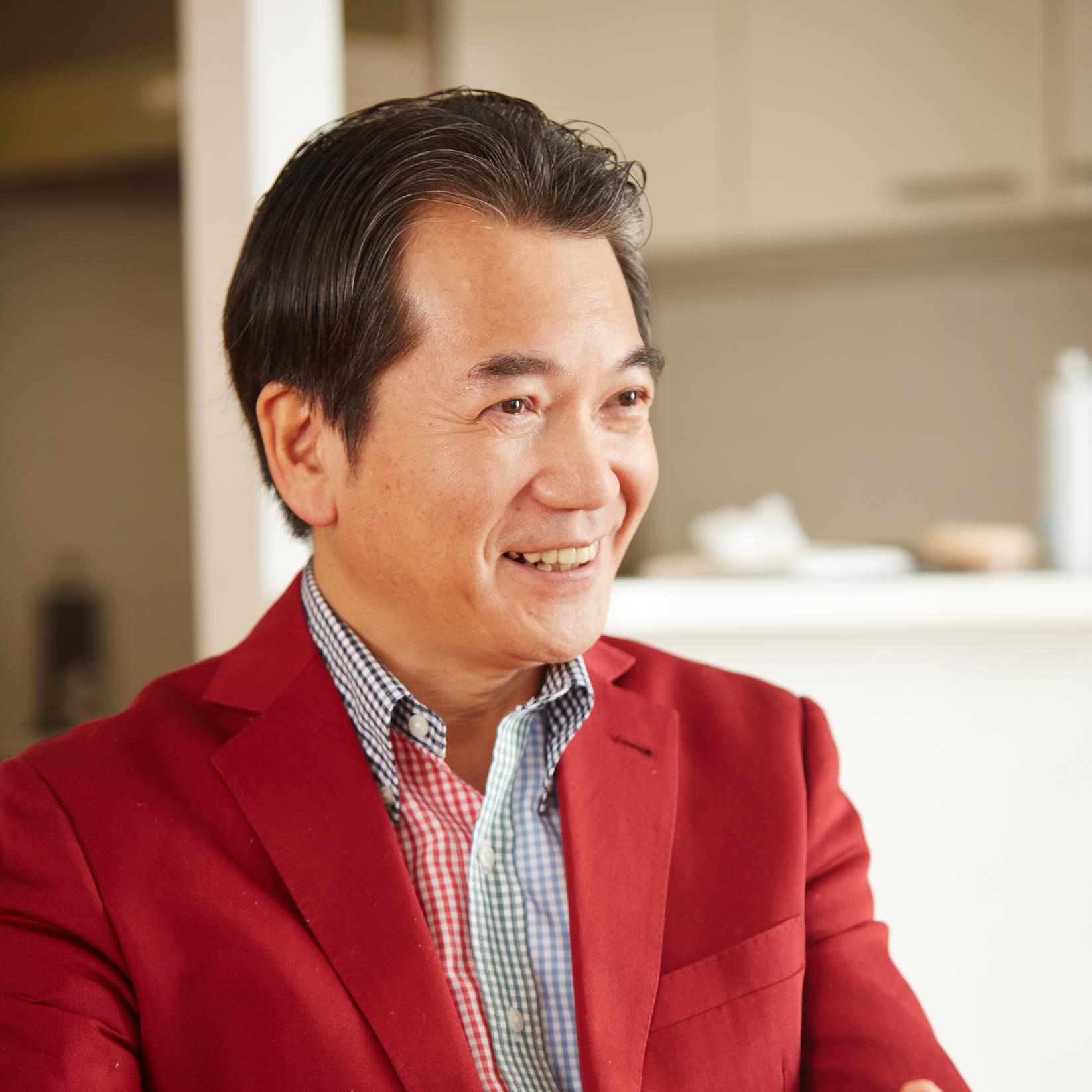 人と人を結びつける接着剤。人の心を溶かす人たらし。嬉しいことばの種まきで全国行脚。NHKラジオで11年。いまは文化放送でマイクに向かう。ラジオ大好き人間。各地でことば磨き塾主宰。大人の寺子屋〜次世代継承塾〜も主宰。YouTubeのぶチャンネル毎週木曜日配信。