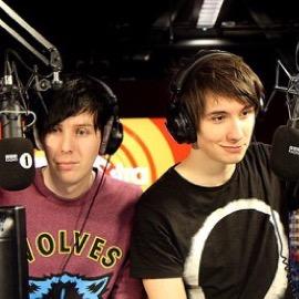 hello, could you please follow @killjoysphan in return, thank you :)