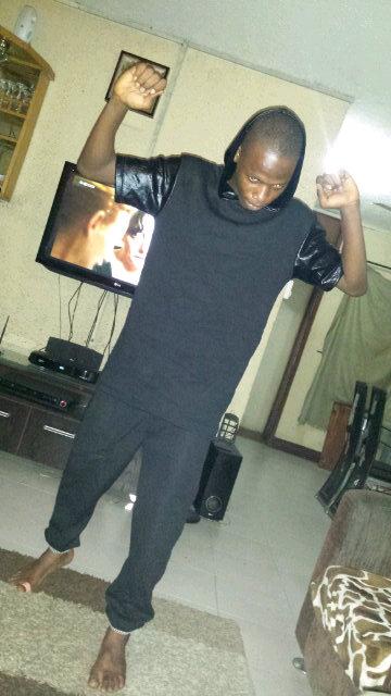 I am cool, friendly, get easily worried stylish, polite, soft spoken, warm, a loyal lover, quiet nd sensitive