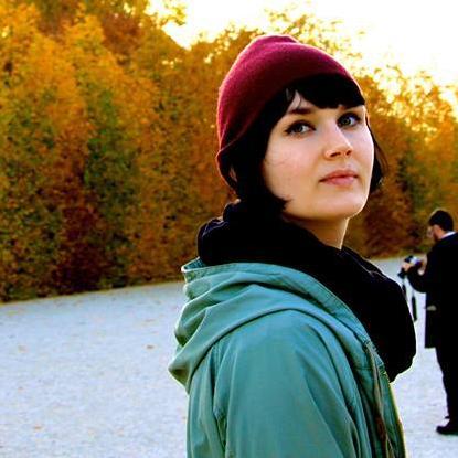 caro_kolumna's profile picture. Faxen und Fakten I Schätzt Kuchen, Kunst und Bescheidenheit.