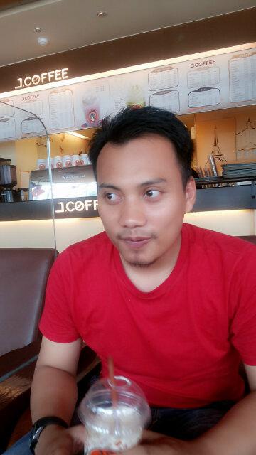 English Maniac | Moody Person | Scholarship Hunter | Student | Translator | Need some helps? MP: 082186752484
