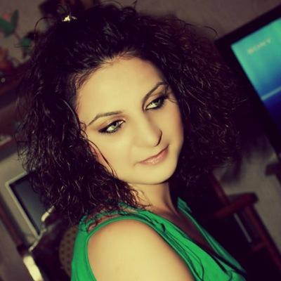 Shogh1's profile picture. Full-Stack Developer |  Experience with HTML, CSS / SCSS, JS / jQuery, AJAX, PHP/Laravel