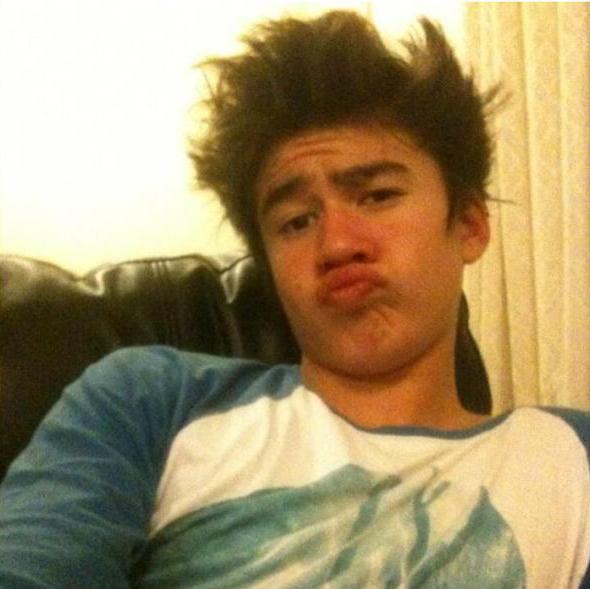 CAN YOU PRETTY PLEASE FOLLOW @THISISDUMBSRSLY I LOVE YOUUU