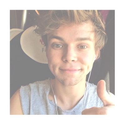 tommo9663's profile picture. 