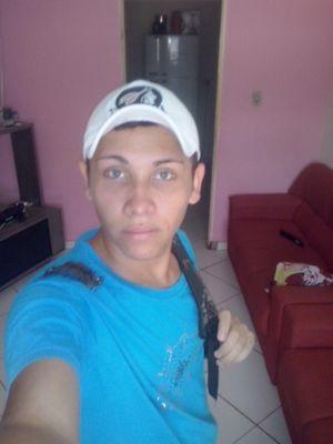 Tenho 18 anos sou  versátil . 065 9689 2574