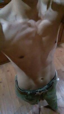 2025년 happy new year 보추.시디 .쉬멜.좋아하는 3N살 범성애자에.GAY요 소통.인맥.DM go 잘부탁^^해요