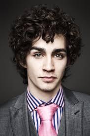 •15 Inviernos• Slytherin. Quinto curso. Miembro honorable de la familia Black. Hermano de Sirius y Amo de Kricher.Futuro Mortifago.Frialdad y desconfianza.