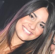 La vida es aarga y dura, nunca se tiene lo que uno quiere y cuando se tiene, no se tiene coho uno quiere.