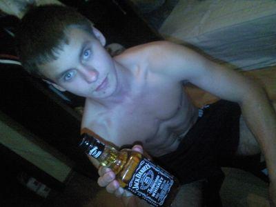 2lFhweR1wEAcm1J's profile picture. 