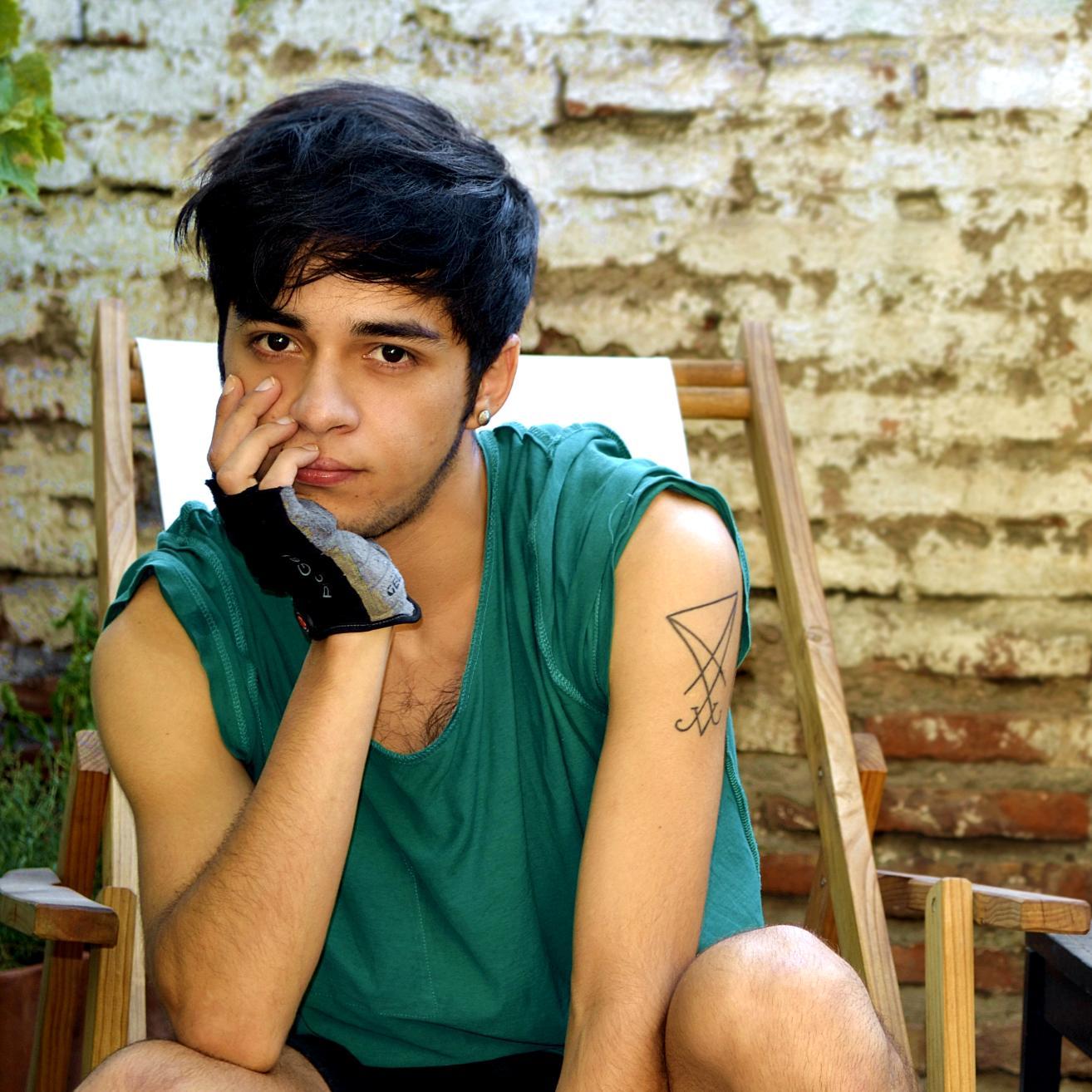 Soy un prostituto que escribe, activista de la CUDS (Colectivo Utópico de  Disidencia Sexual), transfeminista, ateo y seguidor de Pamela Jiles (jilista).