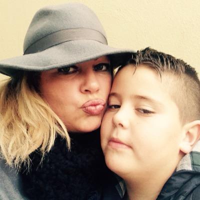 Catalana en Malaga, Tengo 40 años y tengo un niño de 7,estamos solos mi hijo y yo ,soy amiga de mis amigos, intento vivir lo mejor posible porque amo la vida
