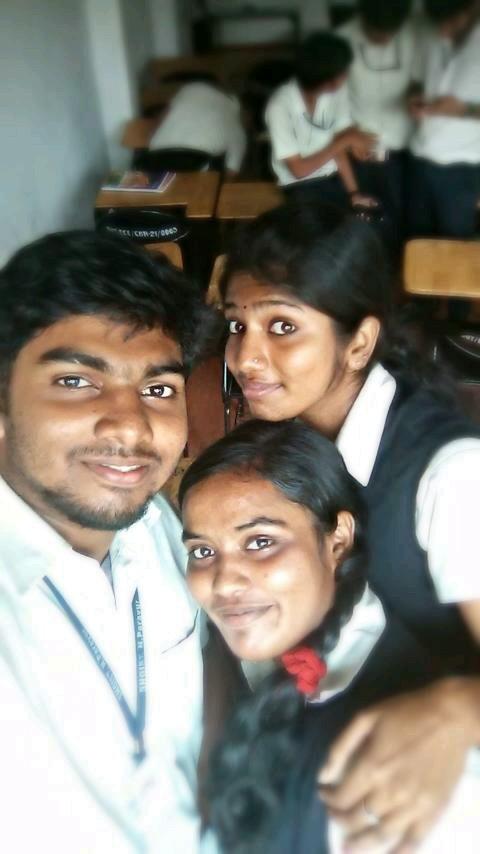 hiii im molU kc fRom indiA......frOm godS own countrY