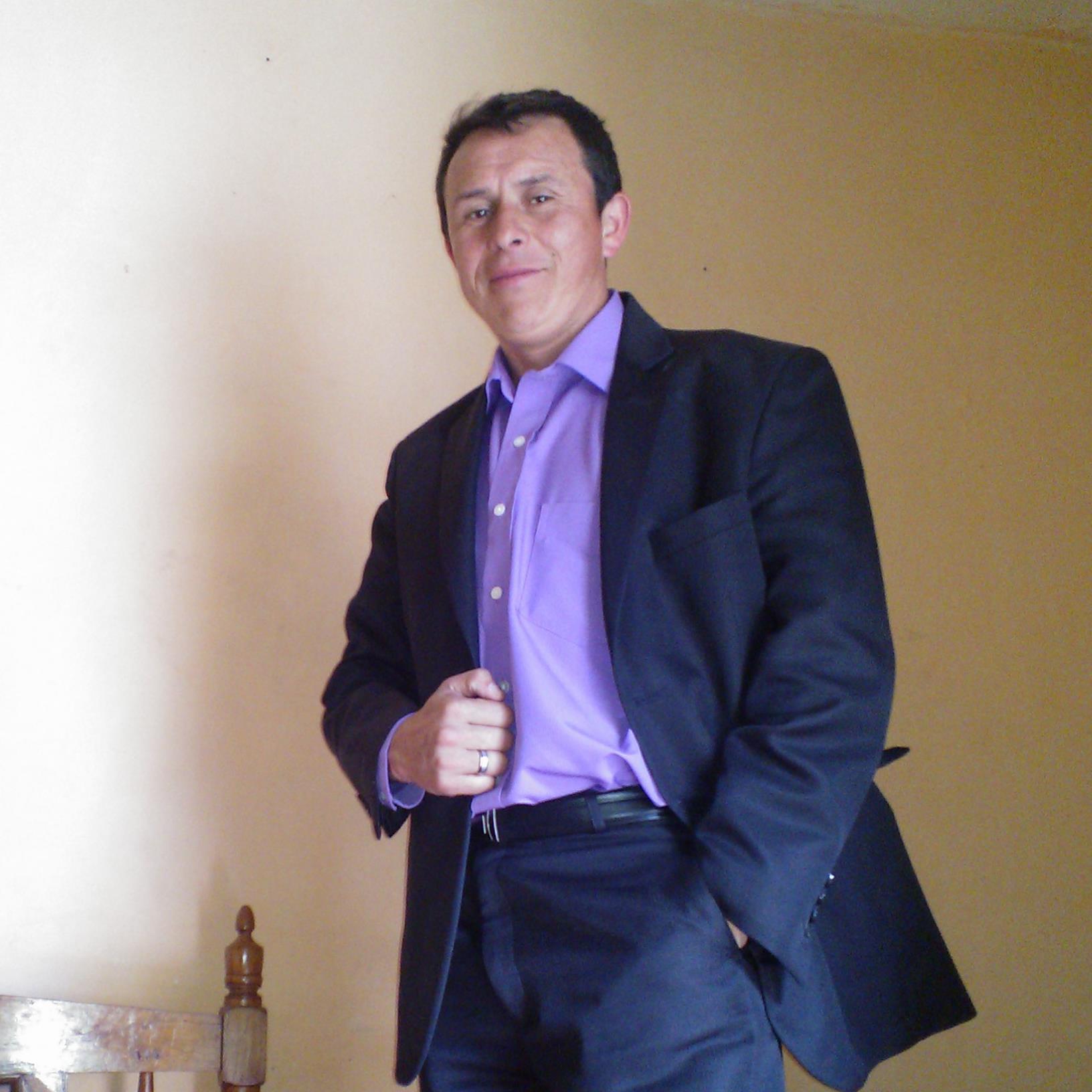 Soy Mestro, coreo-compositor, danzante y Director de danzas