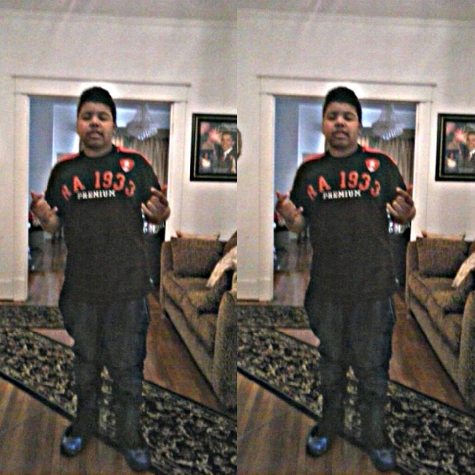 lightskin nigga bascally, follow me on instagram @king.breezey | follow me on vine @jaeboyfresh | and like my fb page! link below!