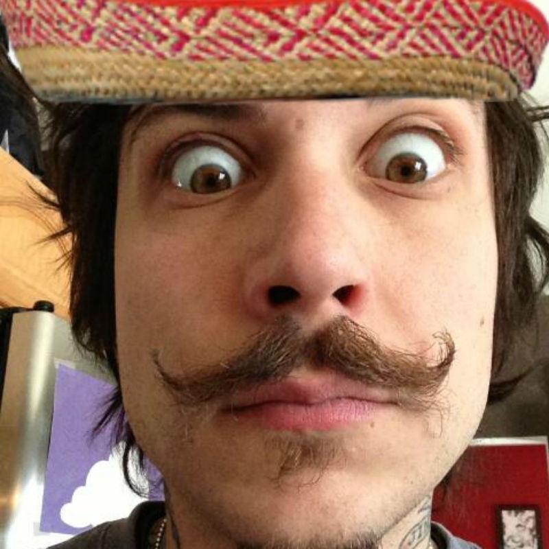 paco iero y la fiesta // free follow from @vampirerxy please go follow them!