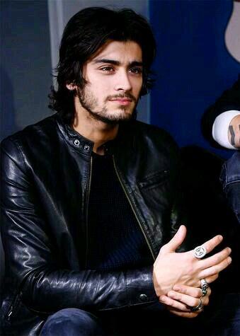 Zayn back for us... i need yo, we need you ,1D nedd you
