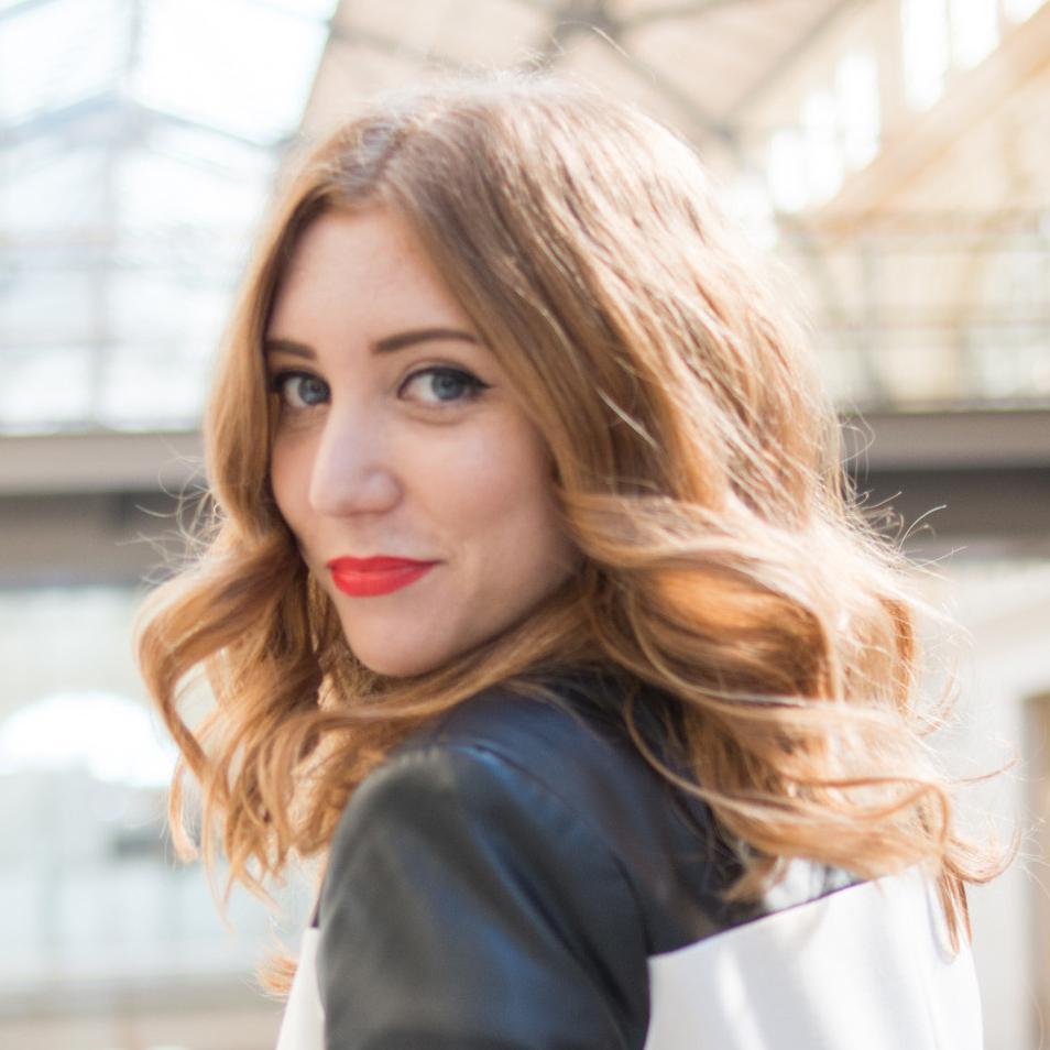 jennkubat's profile picture. Founder of @TheVintageNet, personal style blogger, and lover of red lipstick.