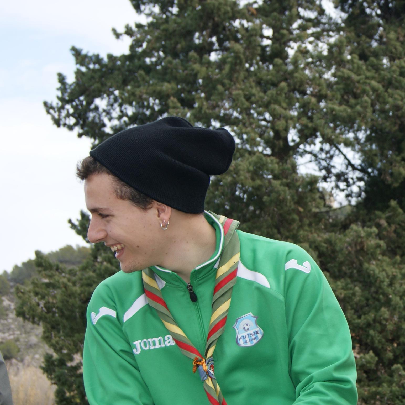Defensor de la terra i la llengua, desordre i empanament , scout, projecte de guitarrista, roig.