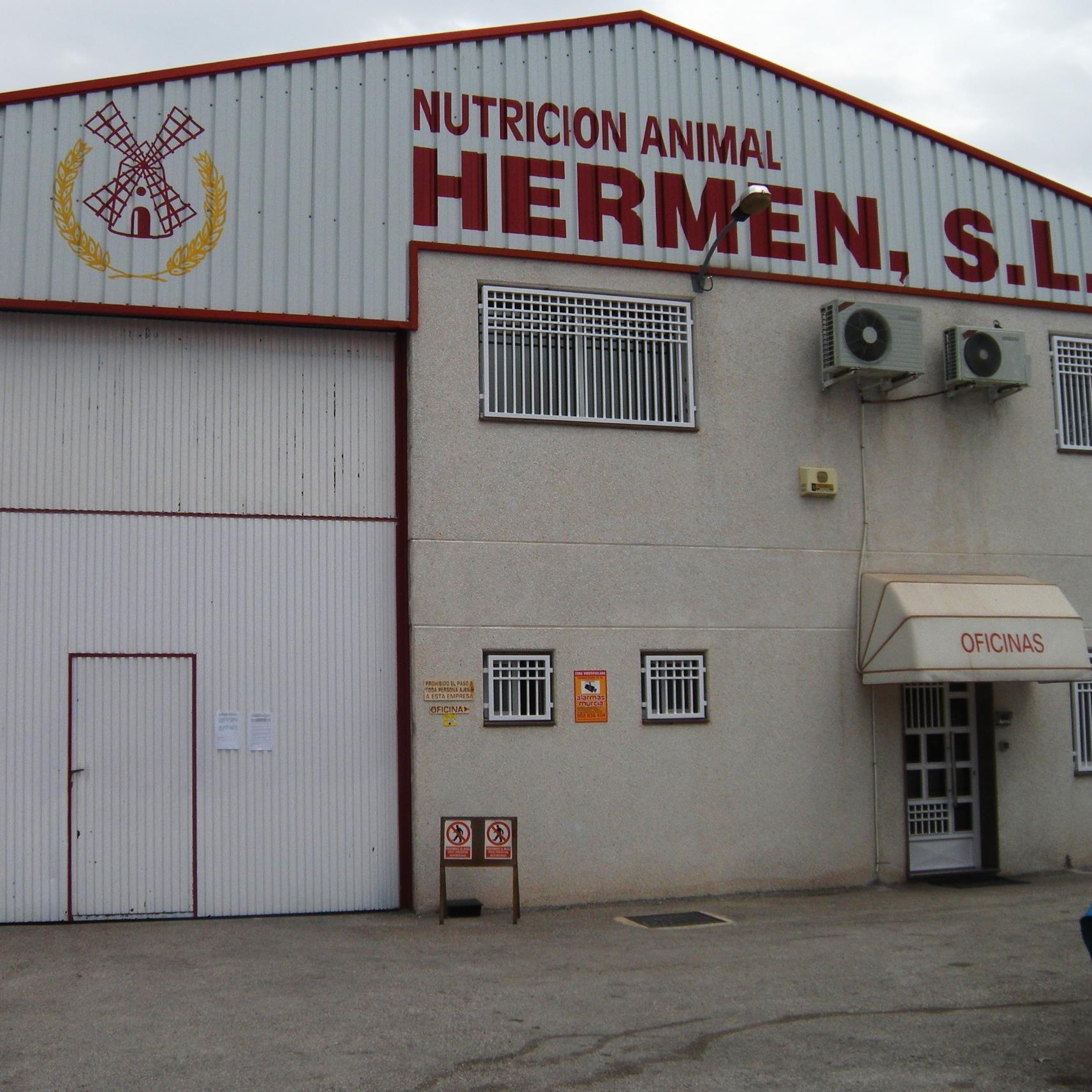 Hermen, es una empresa con más de 20 años de experiencia en la fabricación de cáscara de almendra molida utilizada como excipiente en la alimentación animal.