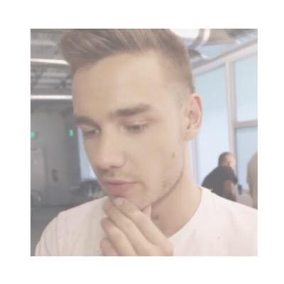 follow and tweet @wxnkingpayne for free follows // follow @lockxscrens for more