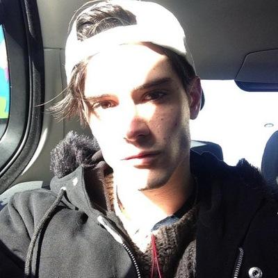 j'gratte j'gratte et la nuit j'me défoule contre tes textes