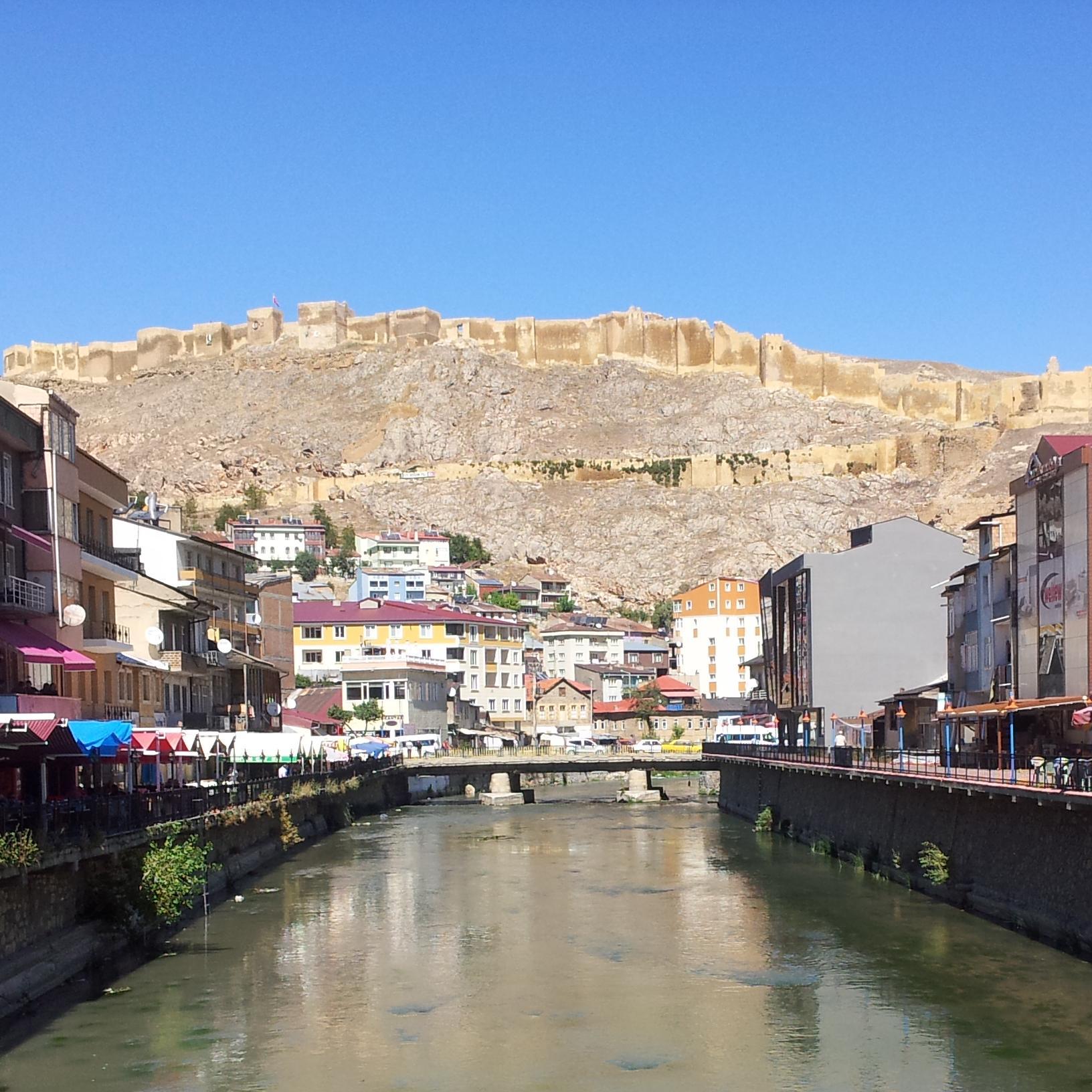 Niyeti Hayr olanın Akıbeti de Hayr olur Kanaatindeyim. Mümkünse kar tanesinin mikroskoptaki görüntülerine bakıp tekrar bir görüşelim...