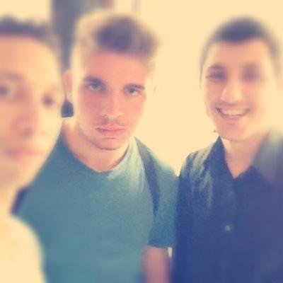 razerote's profile picture. 