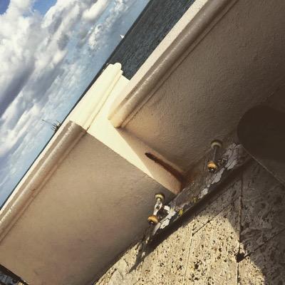 aleclibnic's profile picture. 