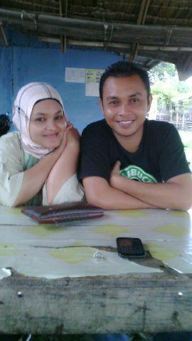 Young entrepreneur who is trying to become a successful billionaire di indonesia....amin