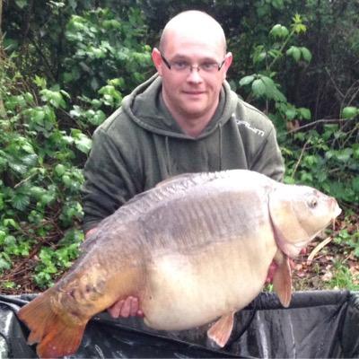 skin_back's profile picture. fishing 🎣 Man Utd 🔴⚪️⚫️