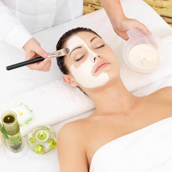 At our Studio, we offer a full range of state-of-the-art procedures which can improve or rejuvenate the appearance of your body, skin, face and nails.