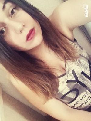 I'm brazilian girl, I love dancing hip hop and singing, I'm Belieber