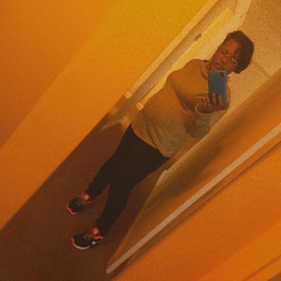 this is Kayonda knight  I am good people who willing to work and love to cook
