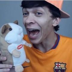 amazinguba's profile picture. grande yet she so petite