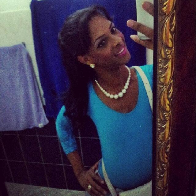 ':$$' Una Personaa biien senciilla' biien' humildee' :$ biien COOL' antes muuerta qe sencilla :p'!5de febrero HBD I'lOve you Beth8292877249 whatsapp