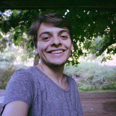 Estudiante de Actuación y amante de la danza, 20 años chile.
