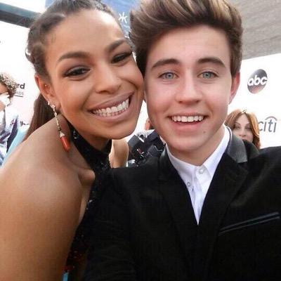 Follow @quitenash and turn on her notifications (tweet proof) and she will dm you to Nash Grier