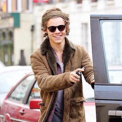 Follow @Hugs4Narry she'll follow back!