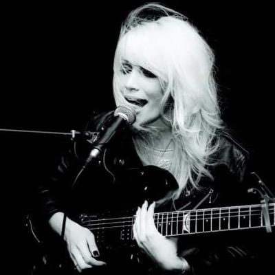 singer songwriter/artist
glasgow
