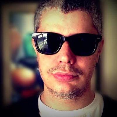 Hipnólogo,ilusionista,youtuber e autor do livro Hipnose de Impacto.