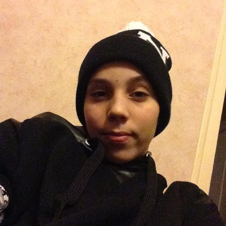 salut j'ai 15 ans je suis un gamer passionné de toute sorte de jeux sur ps3 si vous êtes  aussi des gamer voila mon pseudo sur ps3: largouche39