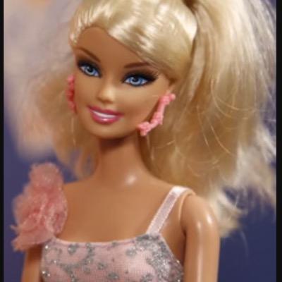 I'm the most popular girl in the blue valley district and I'm in a shit ton of sorites and i have a 49 year old boyfriend so SUCK IT BITCHES.