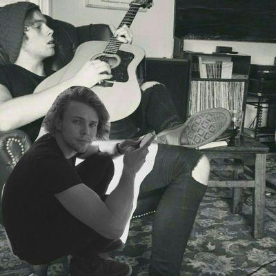 So there's this band called 5sos. They messed up my life and they suck but you should listen to them tho.