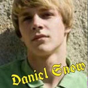 I'm Daniel Snow. I'm the younger brother of @DoctorOfSTAR & @BrotherOfIce.My brother may hate me but I still love him.Uncle of @GiftedWithSpeed. #TheFlashRP OC