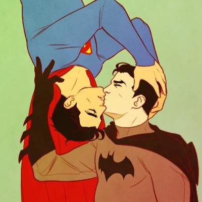 El hombre complementa al hombre por delante, por detrás y por los lados. Por arriba, por abajo, en cuatro o pollo asado... siempre en un sentido muy bello.