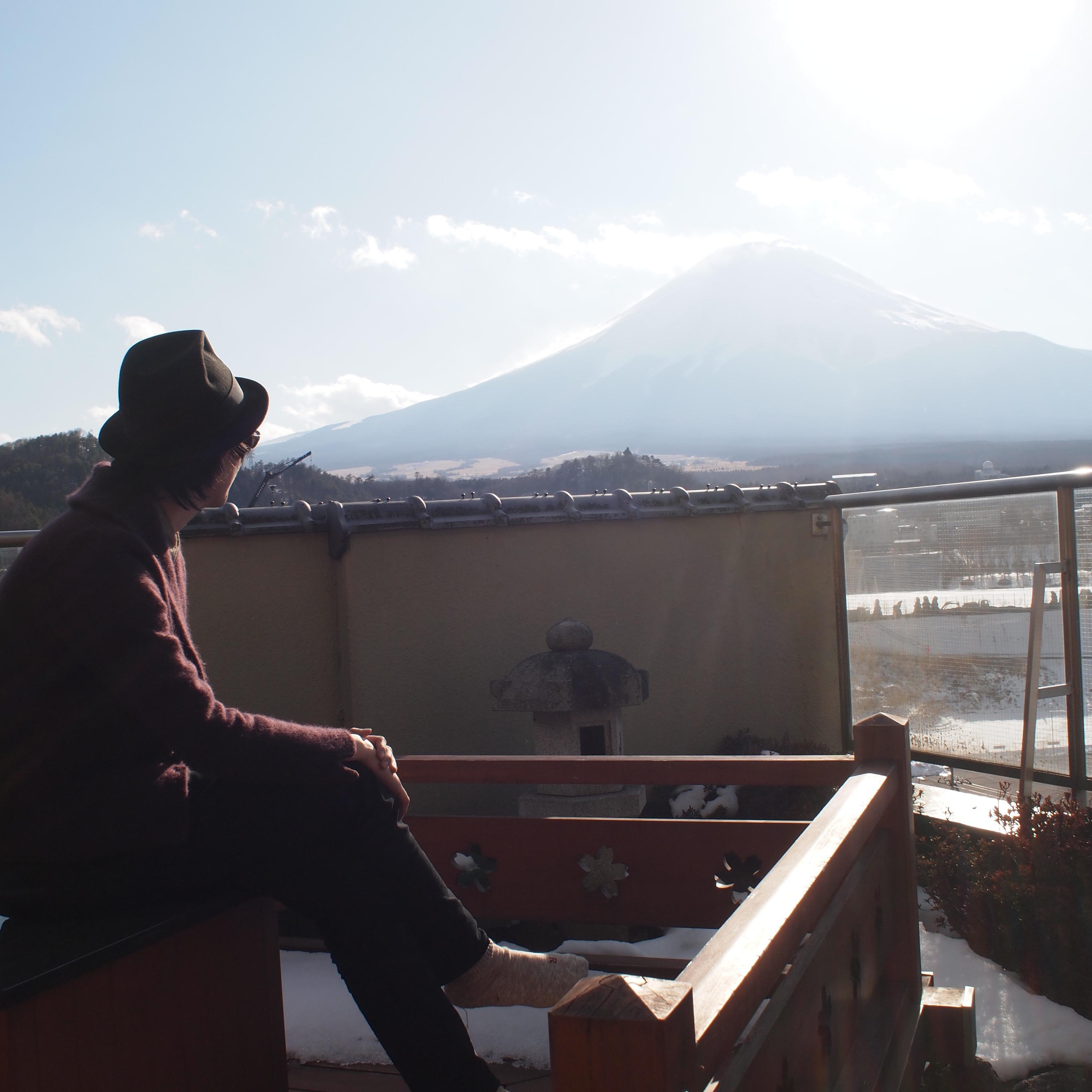 旅を愛して、勢いで脱サラした２７歳。凡人成分１００％の私が好きな働き方を選び、納得のいく人生をつかみ取った。きっかけはホント些細なことでした。確実にあなたの身の回りにもありますよ。次はNASAに行きたい。こんな私でよろしければフォロー大歓迎。フォロー返しもします^^